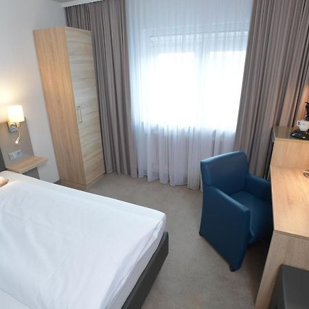 Hotel Krone Ниферн-Эшельбронн Экстерьер фото
