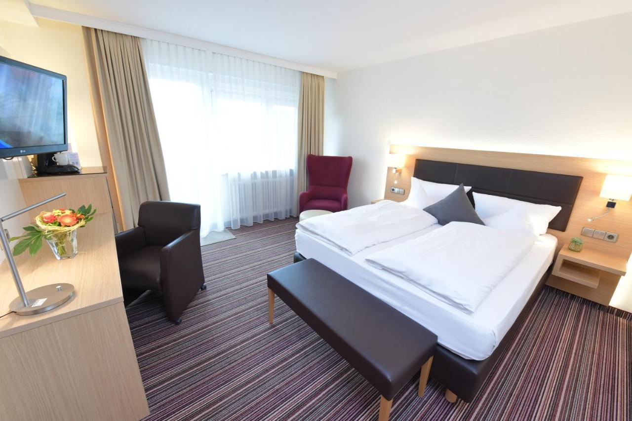 Hotel Krone Ниферн-Эшельбронн Экстерьер фото