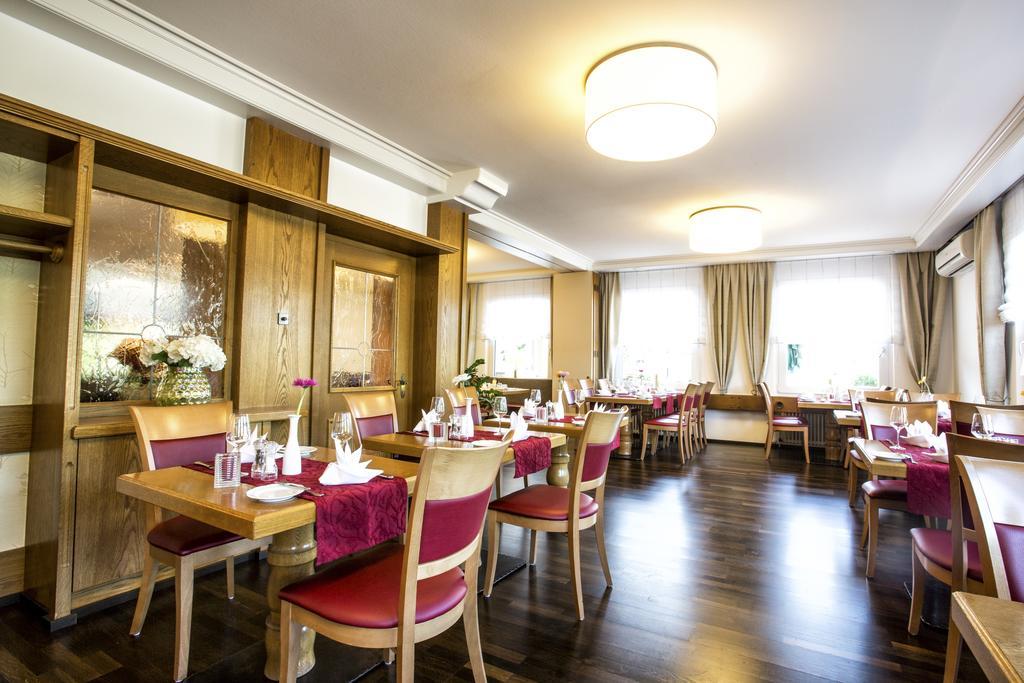 Hotel Krone Ниферн-Эшельбронн Экстерьер фото