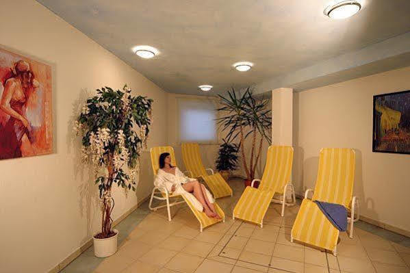 Hotel Krone Ниферн-Эшельбронн Экстерьер фото